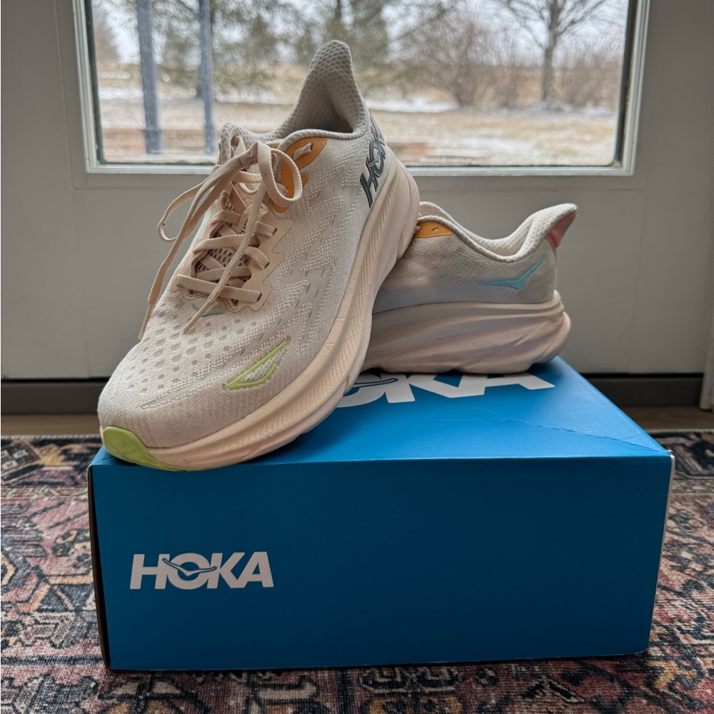 Hoka Clifton 9